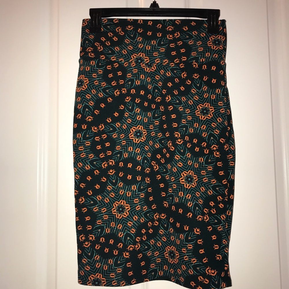XS LuLaRoe Cassie - Like New!